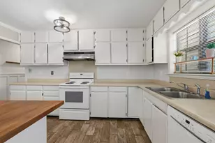 16101 Bluebird St, Santa Fe, TX 77517 - Photo 10