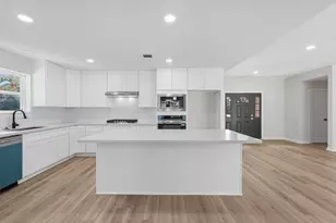 27116 S Harlan Ln, Conroe, TX 77385 - Photo 18