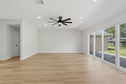 27116 S Harlan Lane, Conroe, TX 77385 - Photo 10