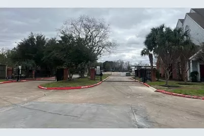 14550 Fonmeadow Drive Drive #901, Houston, TX 77035 - Photo 6