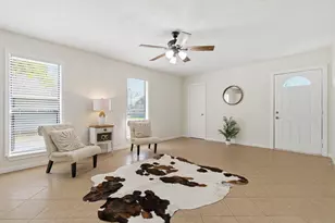 8892 E Buffalo Cir, Willis, TX 77378 - Photo 4