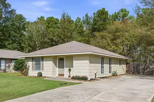 8892 E Buffalo Cir, Willis, TX 77378 - Photo 2