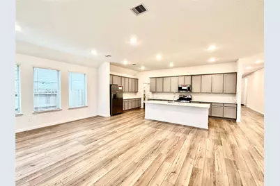 18330 Tiger Flowers Drive, Conroe, TX 77302 - Photo 2