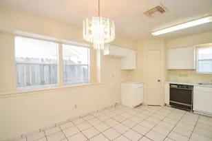 9414 Kingsvalley St, Houston, TX 77075 - Photo 10