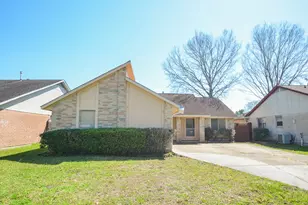 9414 Kingsvalley St, Houston, TX 77075 - Photo 2