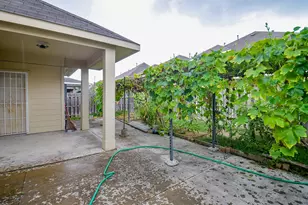 14255 Garland Brook Dr, Houston, TX 77083 - Photo 32