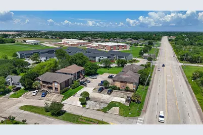 4029 Briar Hollow Drive, Dickinson, TX 77539 - Photo 10