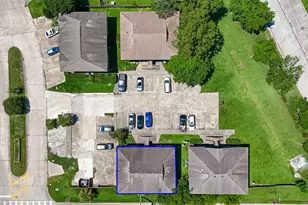 4029 Briar Hollow Dr, Dickinson, TX 77539 - Photo 36