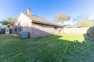 11803 Brook Meadows Ln, Meadows Place, TX 77477 - Photo 16
