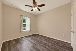 403 S 2nd St, La Porte, TX 77571 - Photo 18