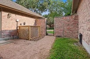 2423 Thorndon Park Ct, League City, TX 77573 - Photo 32