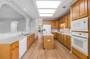 8319 Big Bend Dr, Sugar Land, TX 77479 - Photo 12