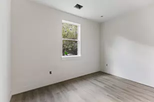 2037 Oak Forest Dr, Houston, TX 77018 - Photo 18