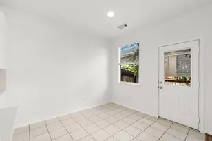 144 E Summerhaze Circle, The Woodlands, TX 77382 - Photo 8