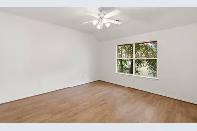 144 E Summerhaze Circle, The Woodlands, TX 77382 - Photo 12