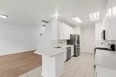 144 E Summerhaze Circle, The Woodlands, TX 77382 - Photo 10