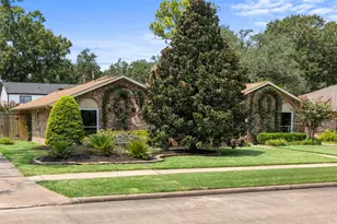 15410 Cobre Valley Dr, Houston, TX 77062 - Photo 2