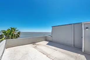 3 Tiki Cir, Tiki Island, TX 77554 - Photo 32