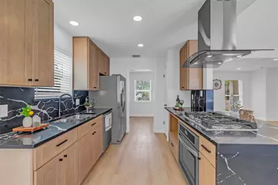 9607 Kemp Forest Drive, Houston, TX 77080 - Photo 6