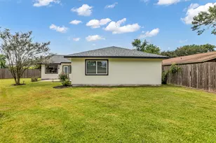 9607 Kemp Forest Dr, Houston, TX 77080 - Photo 16