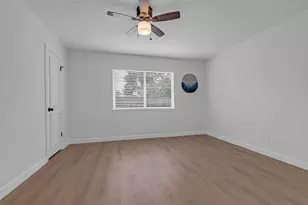 9607 Kemp Forest Dr, Houston, TX 77080 - Photo 8