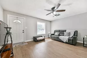 3015 Fern St, Pasadena, TX 77503 - Photo 6