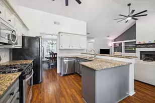 2420 Canter Ln, Conroe, TX 77384 - Photo 10