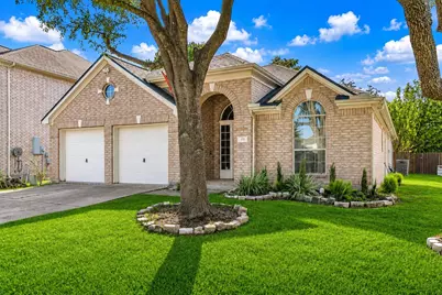 431 Cardinal Oaks, Kemah, TX 77565 - Photo 2