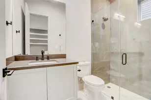 1116 Peden St, Houston, TX 77006 - Photo 8