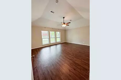 301 Williamsburg Avenue, Clute, TX 77531 - Photo 12