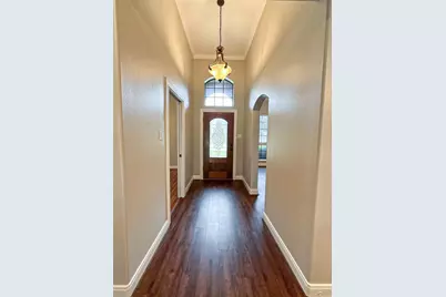 301 Williamsburg Avenue, Clute, TX 77531 - Photo 2