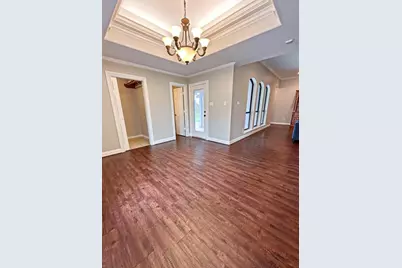 301 Williamsburg Avenue, Clute, TX 77531 - Photo 10