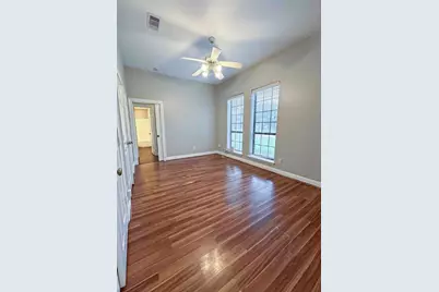 301 Williamsburg Avenue, Clute, TX 77531 - Photo 14