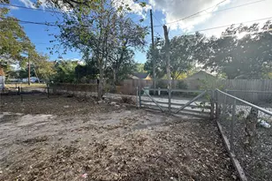 506 S Mechanic St, El Campo, TX 77437 - Photo 6