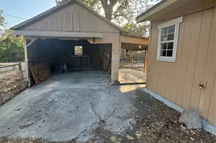 506 S Mechanic St, El Campo, TX 77437 - Photo 8