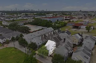 3219 Maxroy St, Houston, TX 77008 - Photo 6