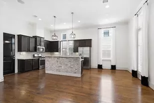 3219 Maxroy St, Houston, TX 77008 - Photo 10