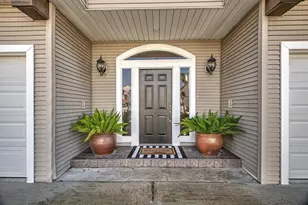 1095 Redfish St, Bayou Vista, TX 77563 - Photo 1