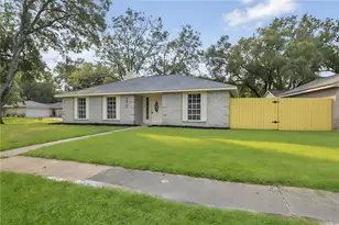 13703 Cologne Dr, Houston, TX 77065 - Photo 2