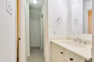 22 Queenscliff Circle, The Woodlands, TX 77382 - Photo 34