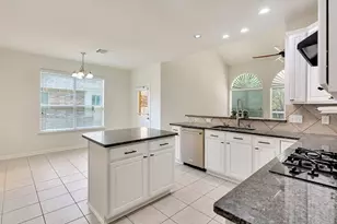 22 Queenscliff Circle, The Woodlands, TX 77382 - Photo 22