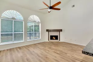 22 Queenscliff Circle, The Woodlands, TX 77382 - Photo 16