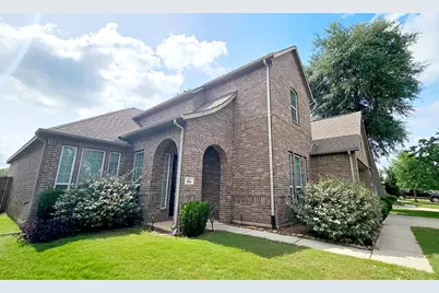 104 Forest Bend Court, Clute, TX 77531 - Photo 2
