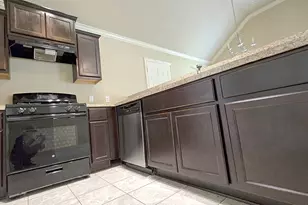 104 Frst Bnd Ct, Clute, TX 77531 - Photo 18
