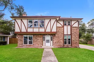 826 Bradwell Dr, Houston, TX 77062 - Photo 2