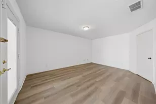 7350 Kirby Dr, Houston, TX 77030 - Photo 16