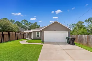 6017 E Houston Rd, Houston, TX 77028 - Photo 1