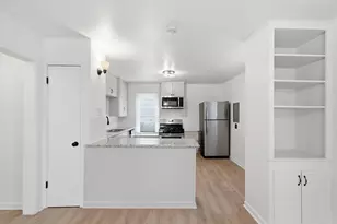 1523 1/2 Bonnie Brae St, Houston, TX 77006 - Photo 2