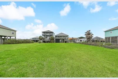 1117 Blue Water Drive, Crystal Beach, TX 77650 - Photo 4