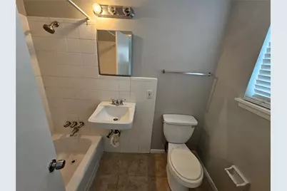 1806 W Main Street #8, Houston, TX 77098 - Photo 6